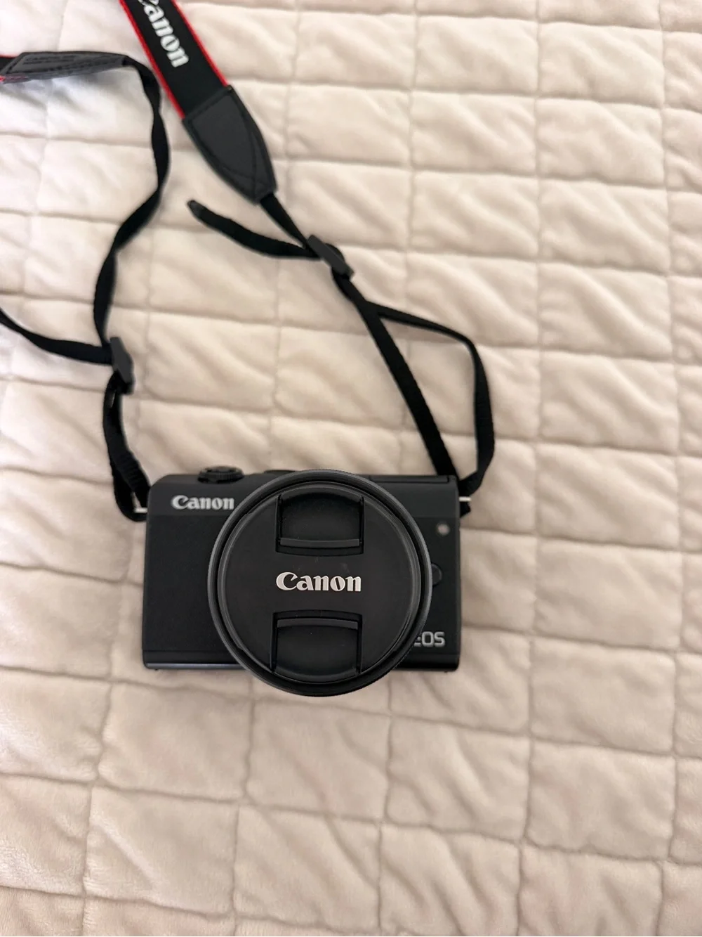 Canon EOS M200 Mirrorless camera with EF-M 15-45mm lense- Black